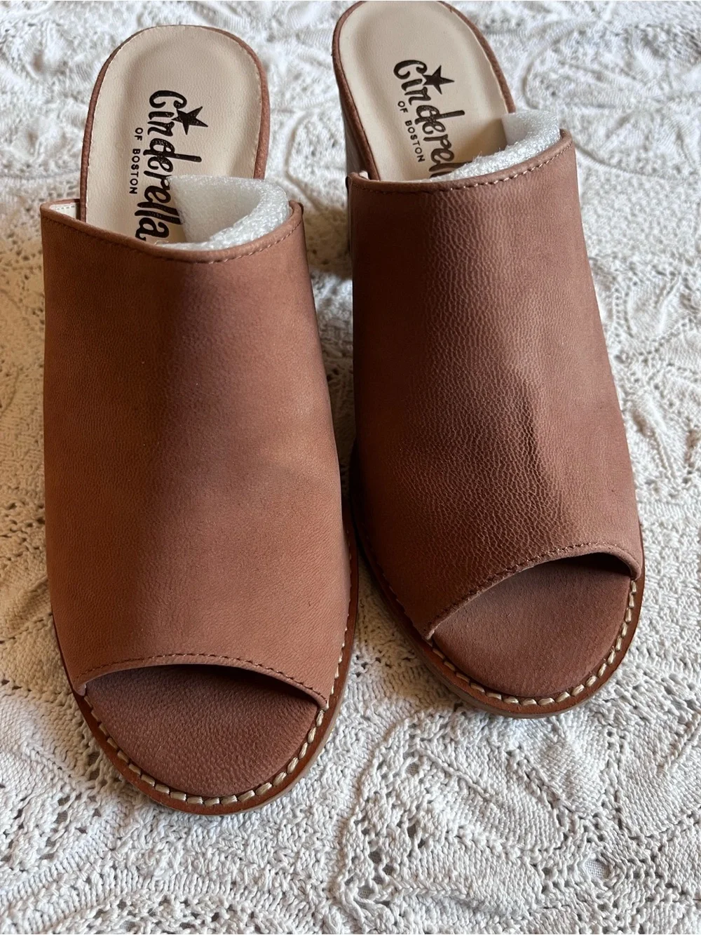 Cinderella of Boston leather block heel open toe sandals brown 5 petite